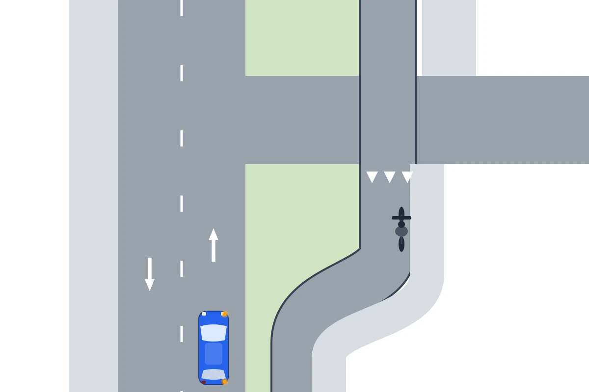 Schema van bovenaf: het fietspad buigt voor de zijstraat af en de haaientanden liggen op het pad, met de punten naar de fietser. De blauwe auto rijdt nog rechtuit.