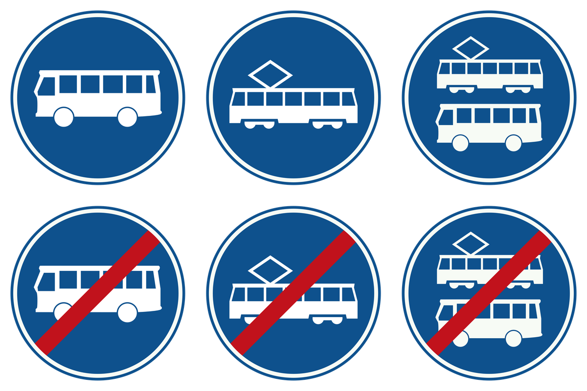 Officiële beginborden voor lijnbussen, trams, lijnbussen en trams met hun eindeborden op de onderste rij