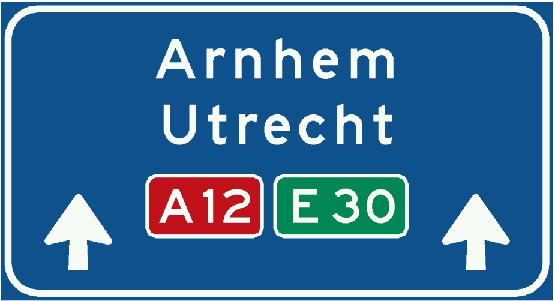 Verkeersbord K4 (2): Hoge beslissingswegwijzer langs autosnelweg met rijstrookpaneel voor de doorgaande richting en aftakkingspaneel voor de afgaande richting, met interlokale doelen, routenummers autosnelwegen en Europese hoofdroutes
